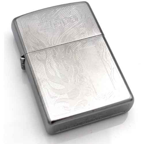 Zippo Feuerzeug chrom mit Zippo Logo